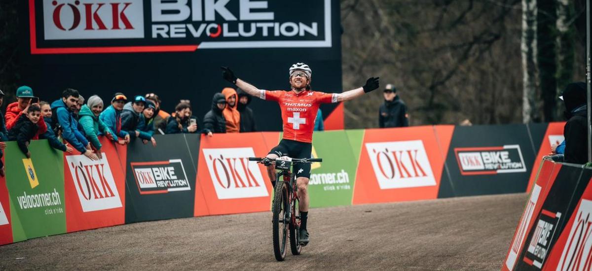 Flückiger gewinnt Auftakt der ÖKK Bike Revolution 2023 am Monte Tamaro. 