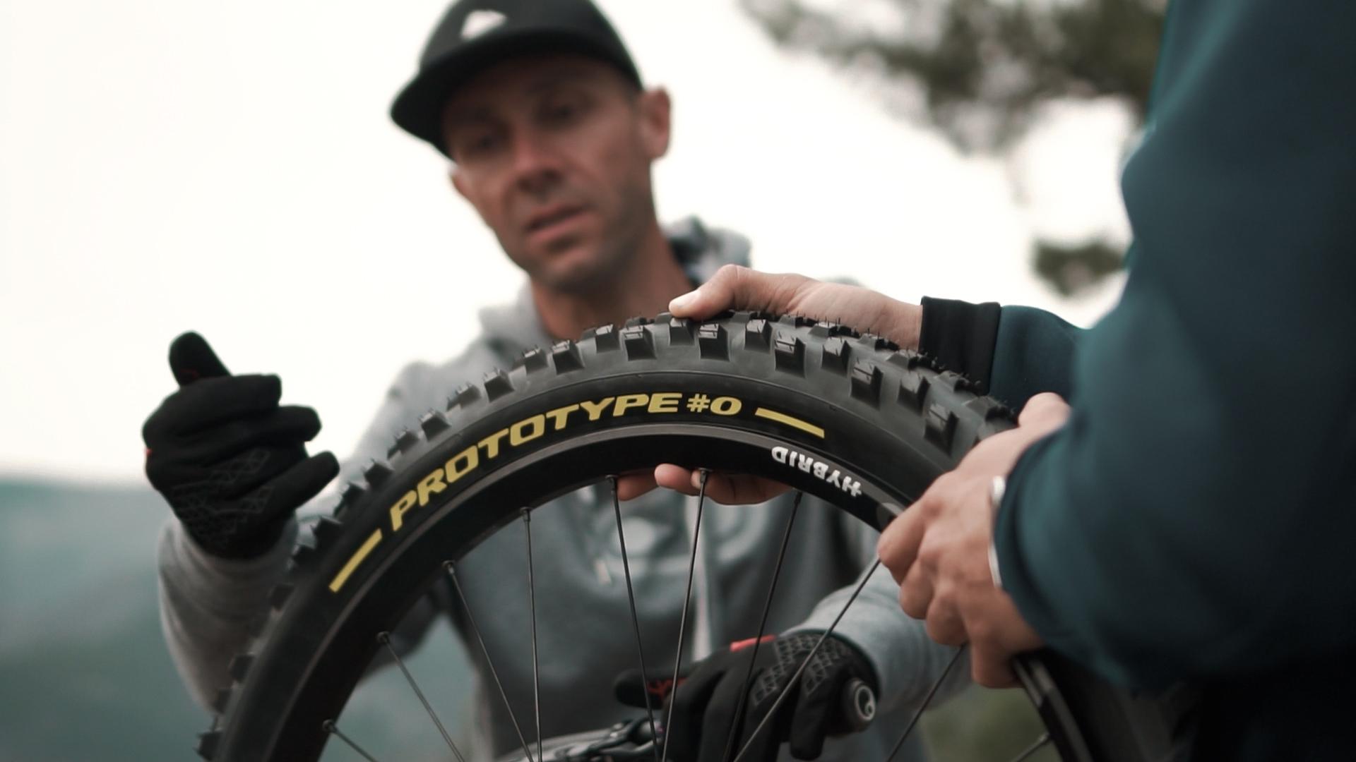 Pirelli und Fabien Barell entwickeln zusammen Reifen